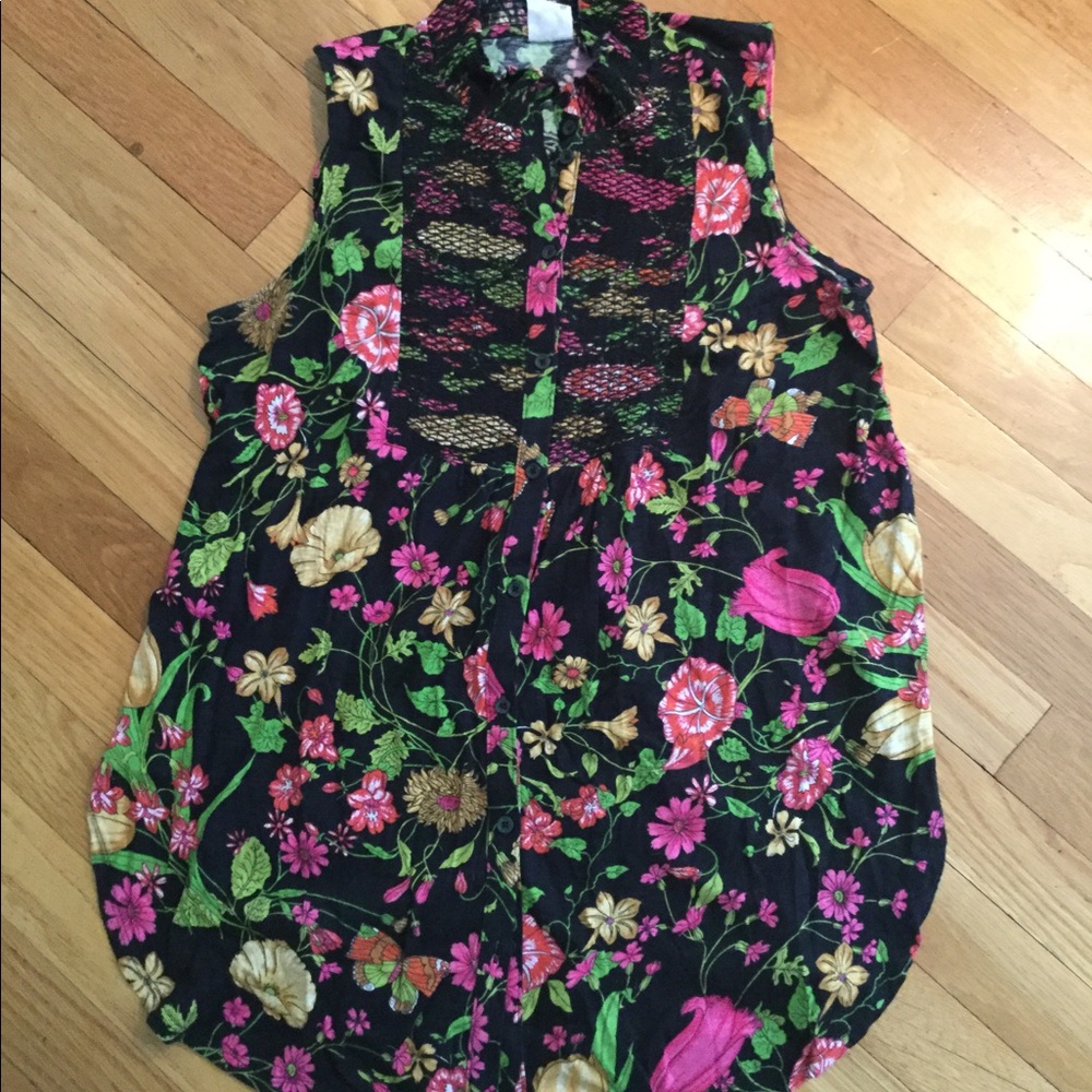 Anthropologie sleeveless shirt